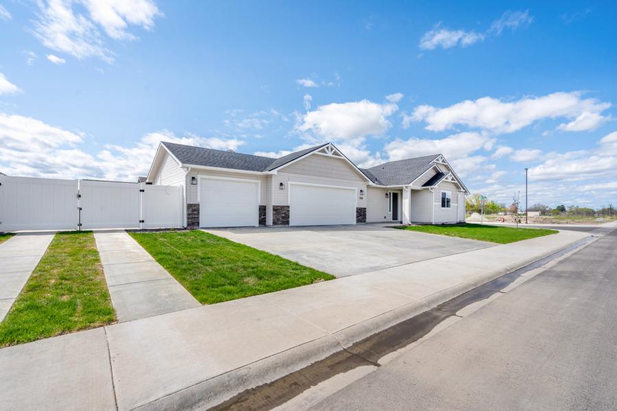 1701SandbarRdEmmett2 Exterior1.jpg